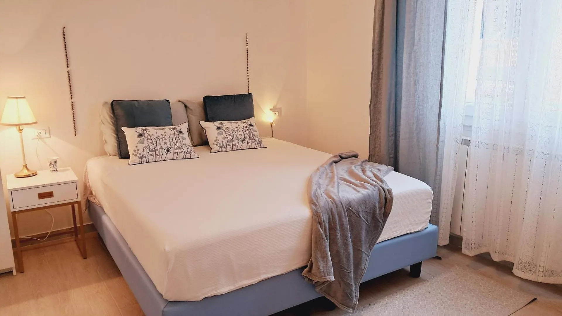 Fiora 7 House Apartment Bologna