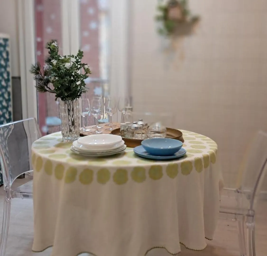 Fiora 7 House Apartment Bologna Italy