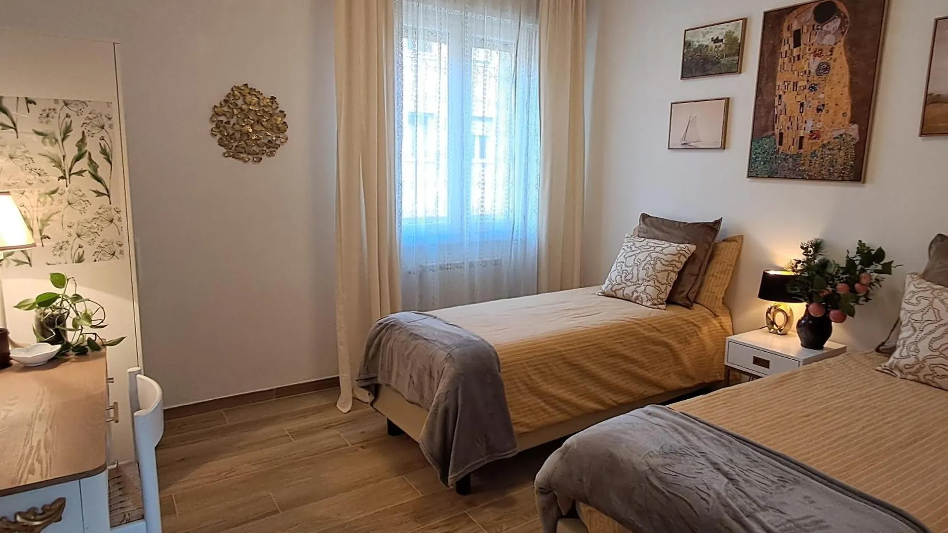 Fiora 7 House Apartment Bologna Italy